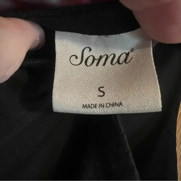Soma black adjustable strap camisole v-neck tank top w/stretchy back panel small - Picture 5 of 6